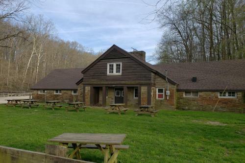 Hotel Abe Martin Lodge & Cabins