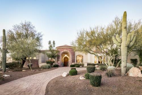 Santa Catalina Estate