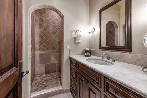 Santa Catalina Estate