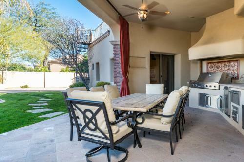 Santa Catalina Estate