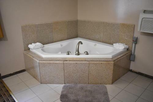 Motel Economy Inn & Suites