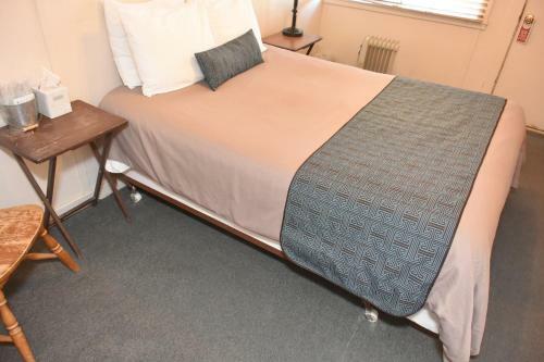 Panamint Springs Motel & Tents