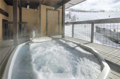 Storm Meadows East Slopeside - Se066