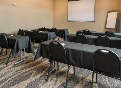 Hotel Cobblestone Inn And Suites - Ashland