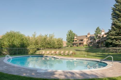 Fairway Family Getaway