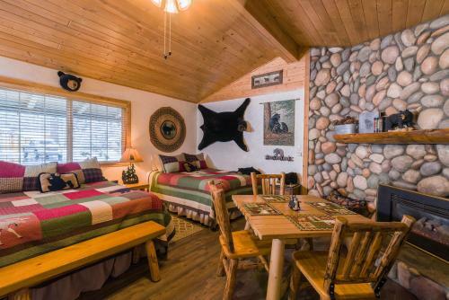 Bed & Breakfast Fireside Lodge