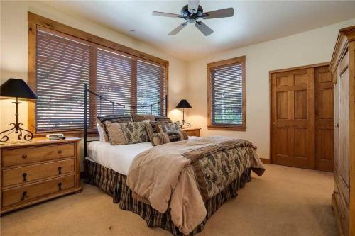 2108 Timberline Lodge, Trappeur's Crossing
