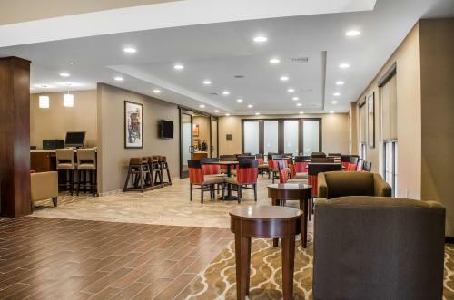 Hotel Comfort Suites Manheim - Lancaster