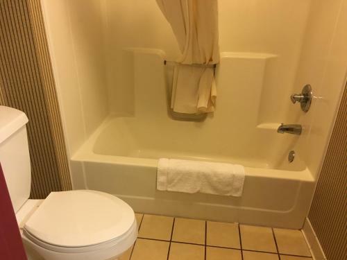 Hotel Norwood Inn And Suites Chaska