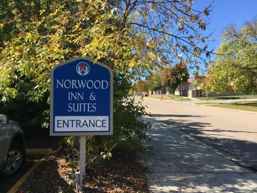Hotel Norwood Inn And Suites Chaska