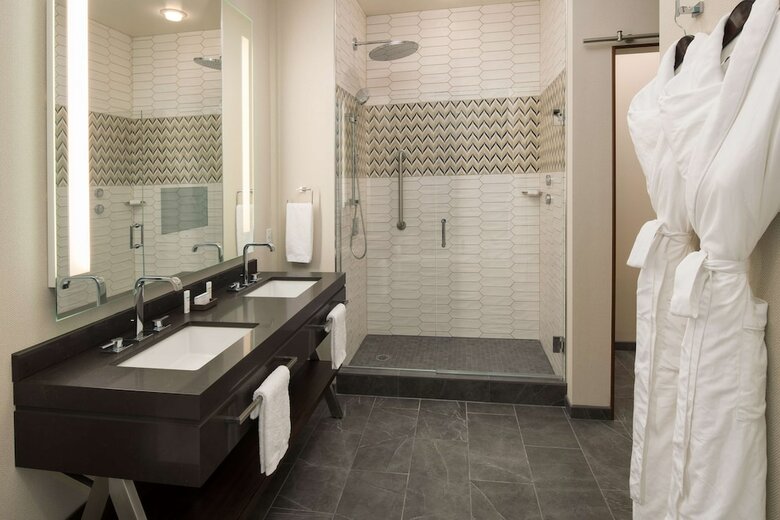 Hotel Embassy Suites By Hilton Seattle Downtown Pioneer Square