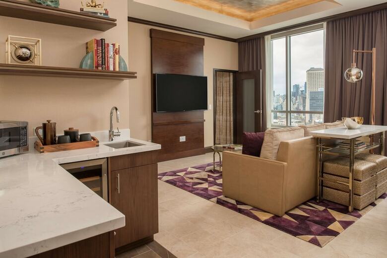 Hotel Embassy Suites By Hilton Seattle Downtown Pioneer Square