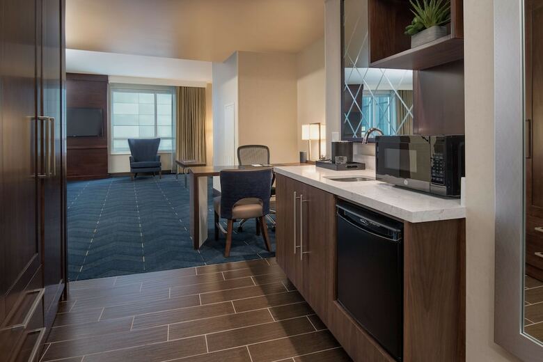 Hotel Embassy Suites By Hilton Seattle Downtown Pioneer Square
