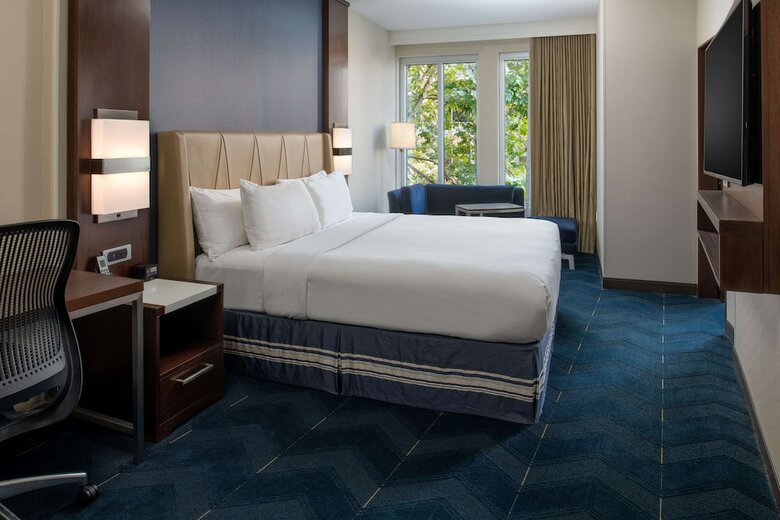 Hotel Embassy Suites By Hilton Seattle Downtown Pioneer Square