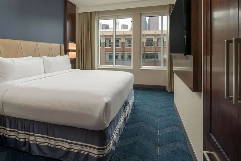 Hotel Embassy Suites By Hilton Seattle Downtown Pioneer Square
