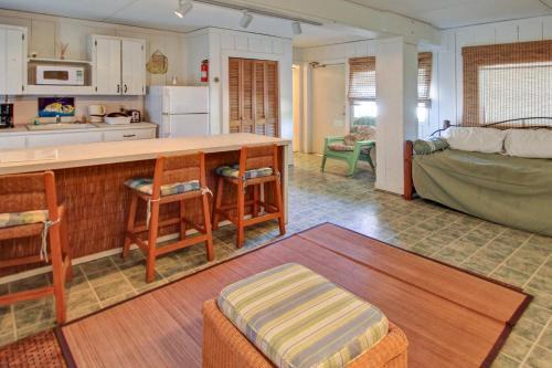Dutch Treat House (Lower Level)
