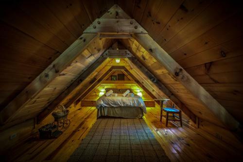 Hidden Pond Cabin
