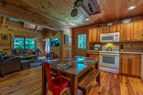 Hidden Pond Cabin