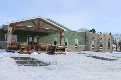 Motel Woodland Inn & Suites