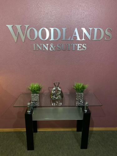 Motel Woodland Inn & Suites