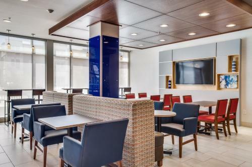 Hotel Holiday Inn Express & Suites - Denton South