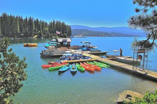 Rocky Pines Lodge