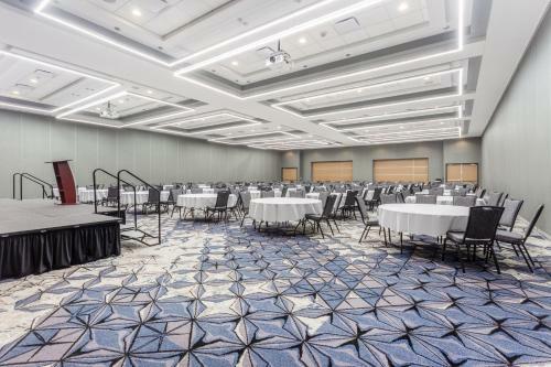 Hotel Holiday Inn & Suites Cedar Falls-waterloo Event Ctr