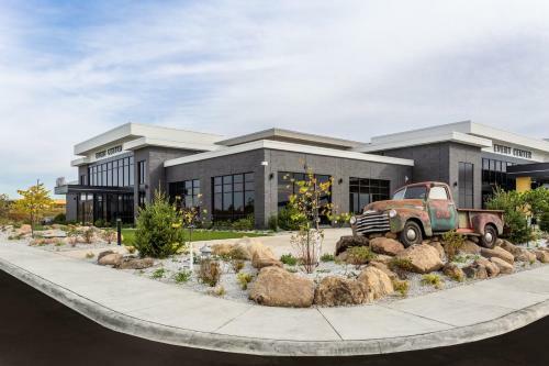 Hotel Holiday Inn & Suites Cedar Falls-waterloo Event Ctr