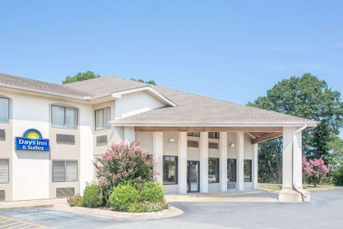 Hotel Days Inn & Suites By Wyndham Brinkley