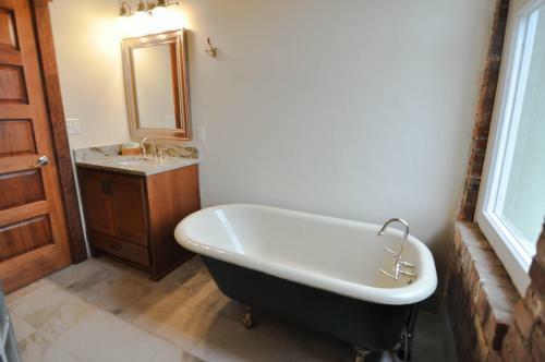 Hotel Amity Flats