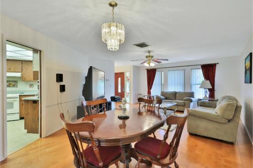 Oak Grove Oasis