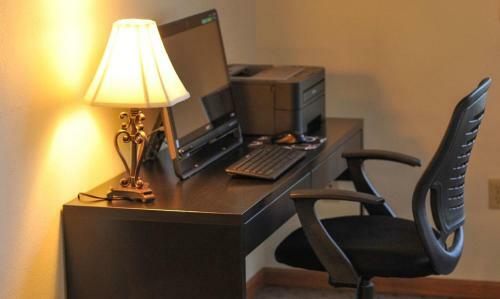 Motel River Valley Inn & Suites