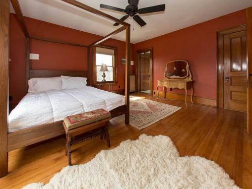 Bed & Breakfast The 1906 House And Carriage Barn