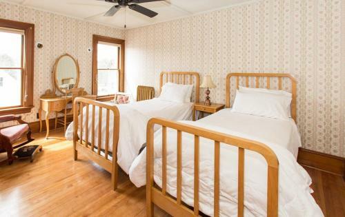 Bed & Breakfast The 1906 House And Carriage Barn