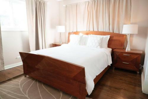 Beautiful Home! 25 Minutes To Downtown Chicago