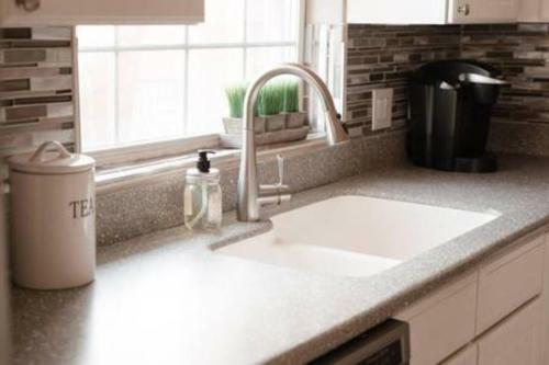Beautiful Home! 25 Minutes To Downtown Chicago