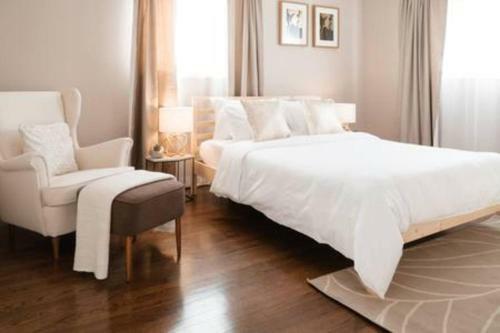 Beautiful Home! 25 Minutes To Downtown Chicago