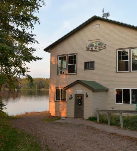 Lodge Hanging Horn Lakeside Resort