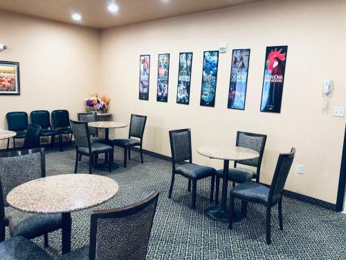 Hotel Hiway Inn Express & Suites