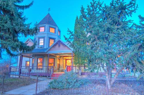 Bed & Breakfast Berthoud Inn & Events