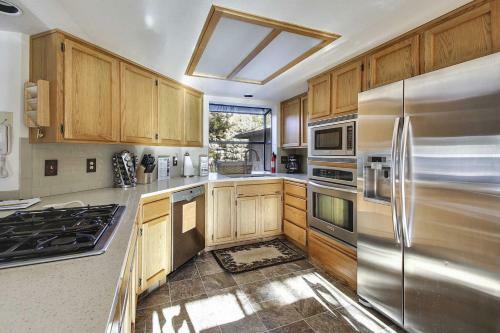 Apartamento Fairway Village 02 Three-bedroom Condo