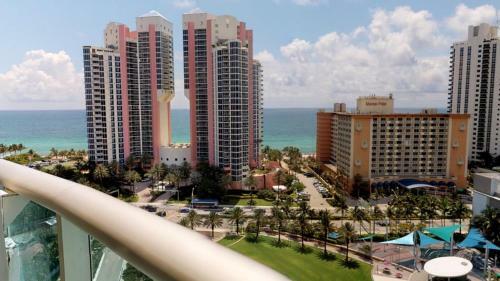 Apartamento Collins Condo #245963