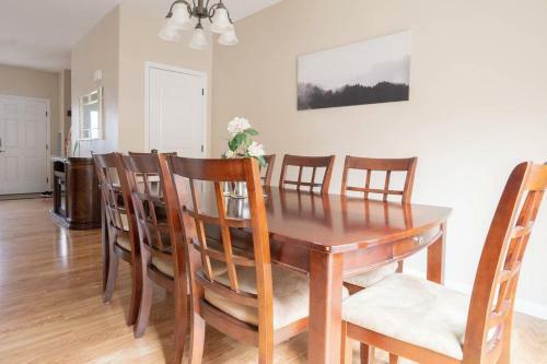 West Point Retreat 6 Bd 4 Ba