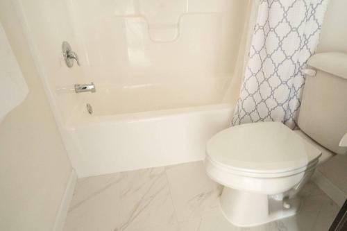 West Point Retreat 6 Bd 4 Ba