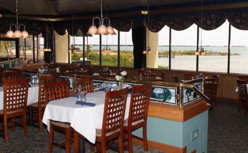 Hotel Tawas Bay Beach Resort
