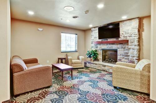 Hotel Cobblestone Inn & Suites - Ambridge