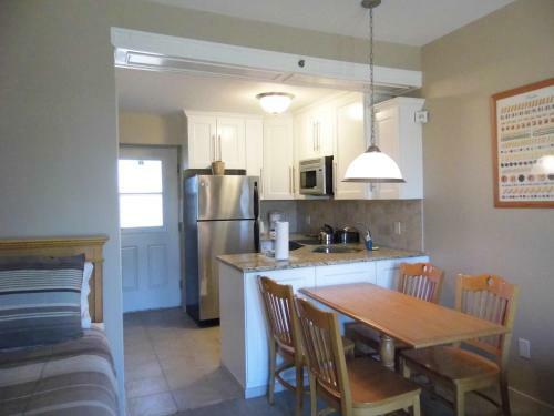 Hotel Windward Shores