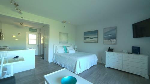 Hotel Windward Shores
