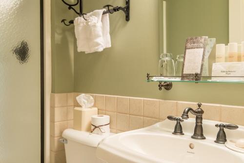Bed & Breakfast Brick Street Inn