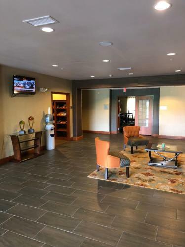 Hotel Countryview Inn & Suites
